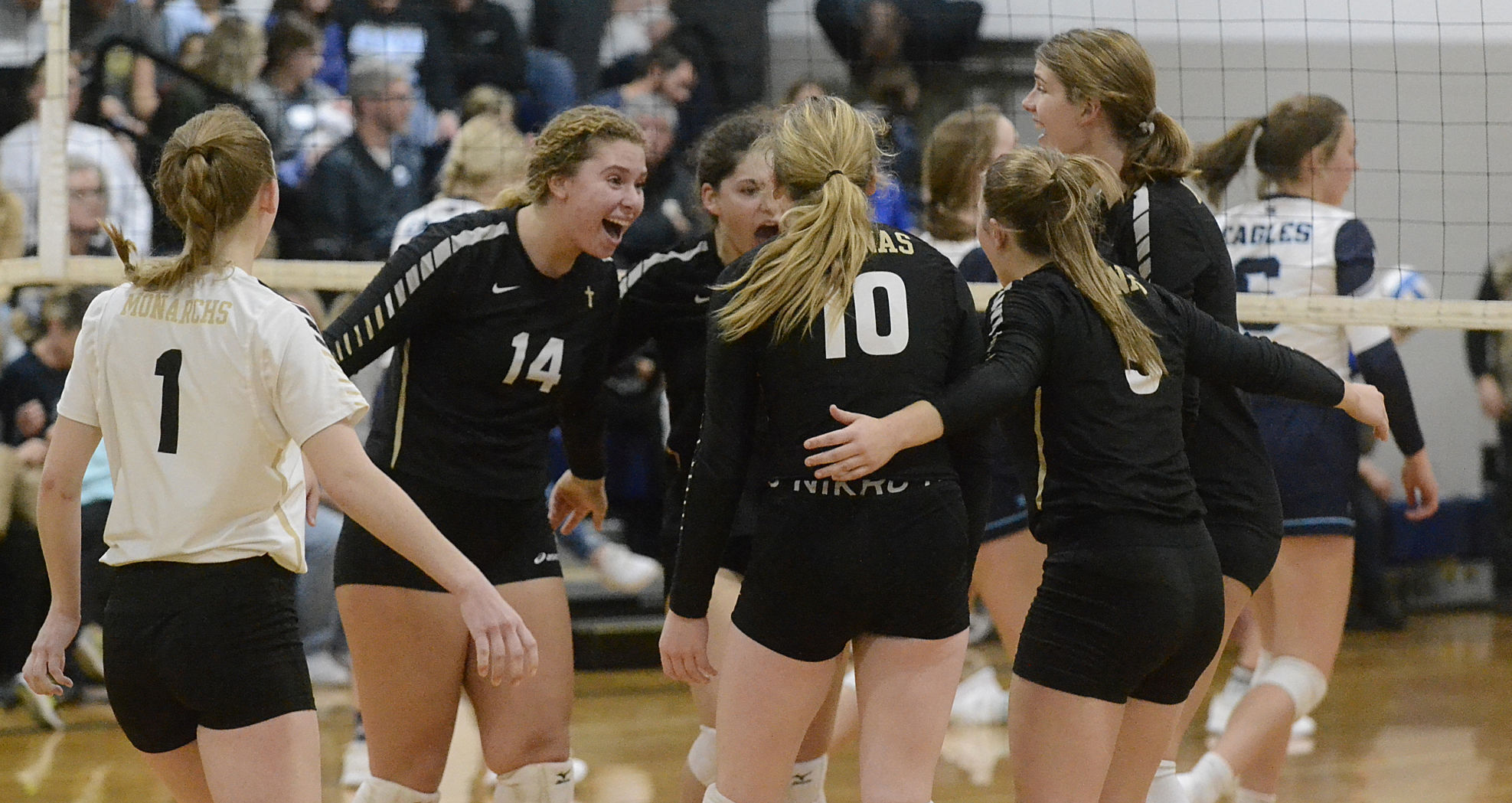 Aquinas Catholic volleyball